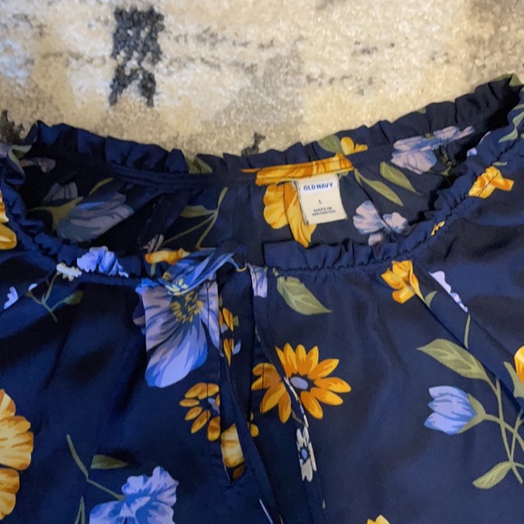 Old Navy Blouse - Picture 2 of 2